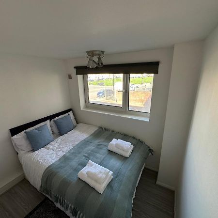 Cozy Room For Single Use Londen Buitenkant foto